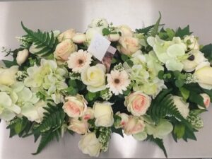 Fleurs naturelles 9 Fleurs en soie du funérarium Simon et Fils rue Saint-Nicolas à Liège