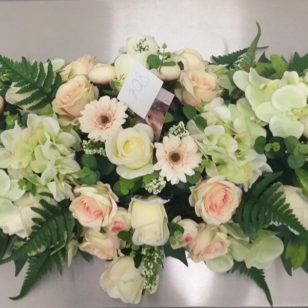 Fleurs en soie du funérarium Simon et Fils rue Saint-Nicolas à Liège