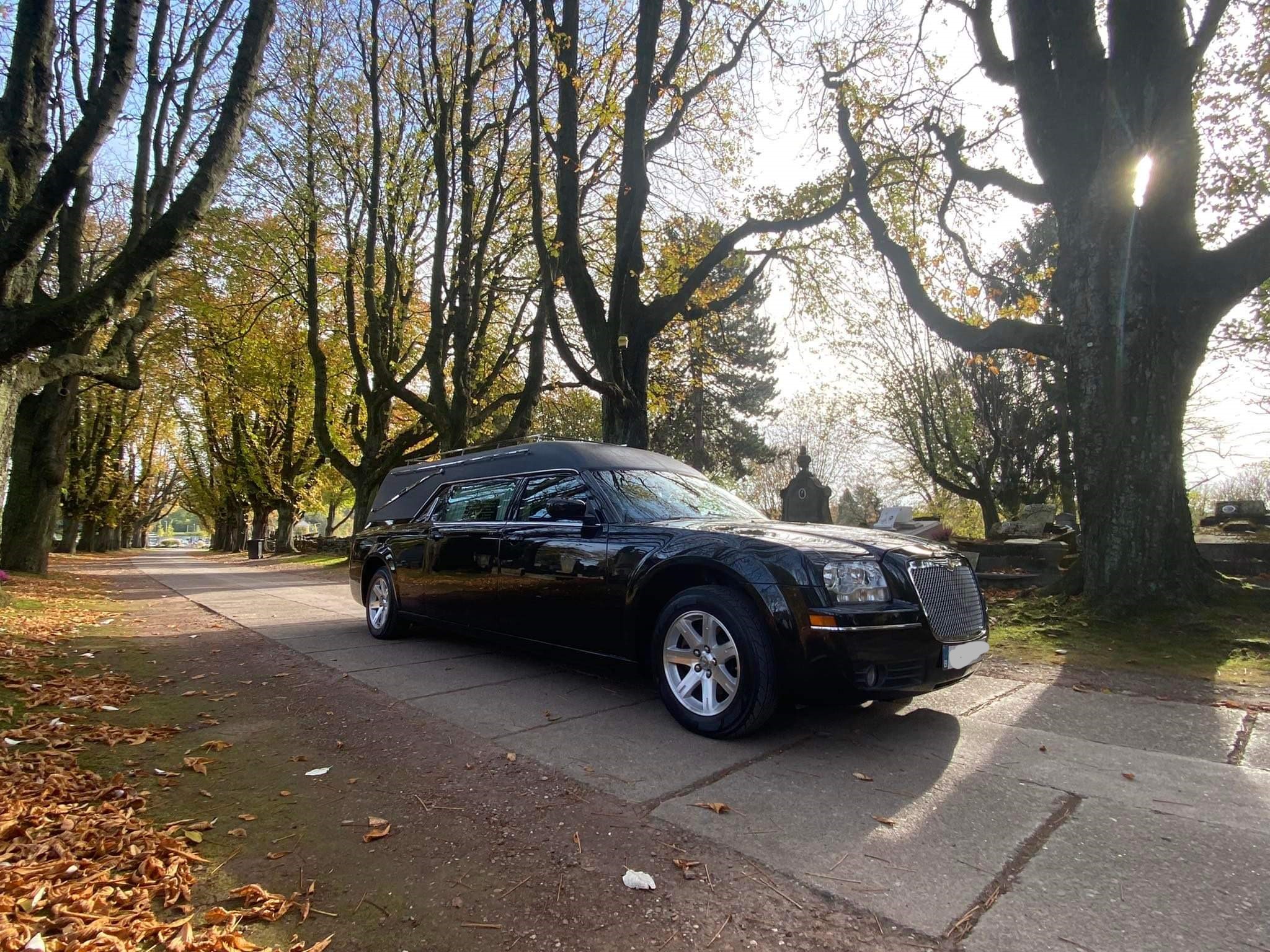 Corbillard du funérarium Simon & Fils rue Saint-Nicolas à Liège