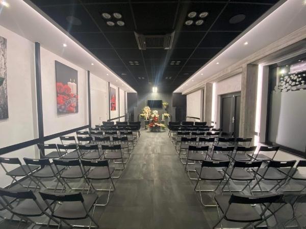 Salle de cérémonie du funerarium Simon et Fils rue Saint-Nicolas à Liège